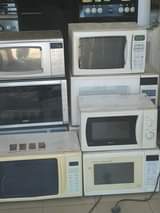 A picture of MICROWAVE ZA MTUMBA. ZINAPASHA CHAKULA FASTA KWA UBORA MKUBWA. ZIPO