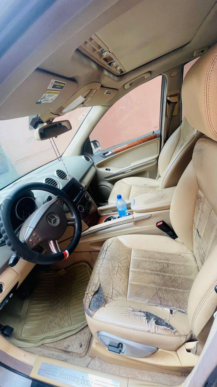 A picture of Benz 2009 ML350...07088153375