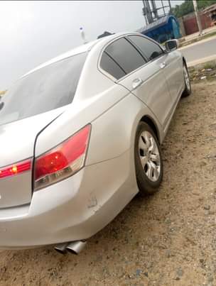 A picture of Silver Clean Honda Accord 09055718777