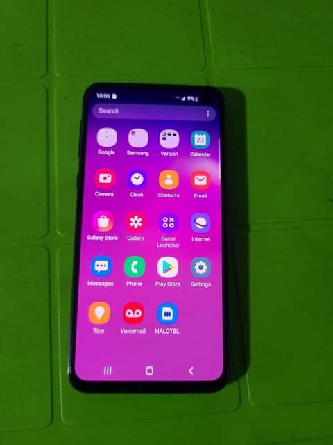A picture of SAMSUNG S10e
