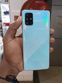 A picture of Samsung galaxy A71