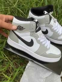 A picture of Classy sneakers