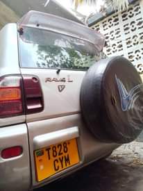 A picture of RAV4 OLD ZIPO 2 BEI MIL 9.5 TUU