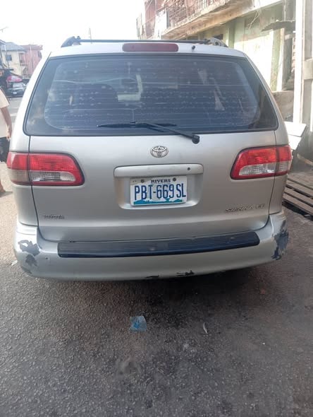 A picture of Toyota Sienna