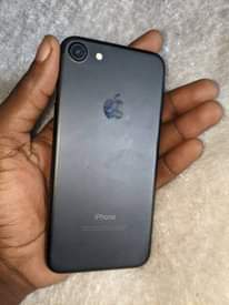 A picture of Haya Iphone 7 gb 128 wahi chap