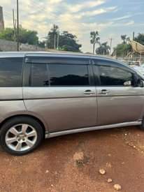 A picture of Toyota Isis for sale at a give away price