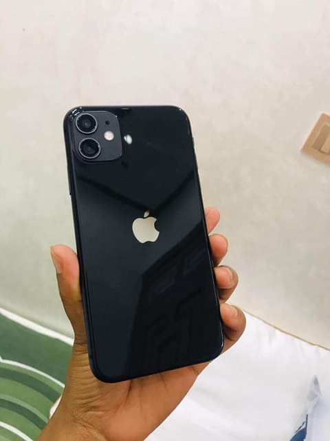 A picture of IPHONE 11 Gb64