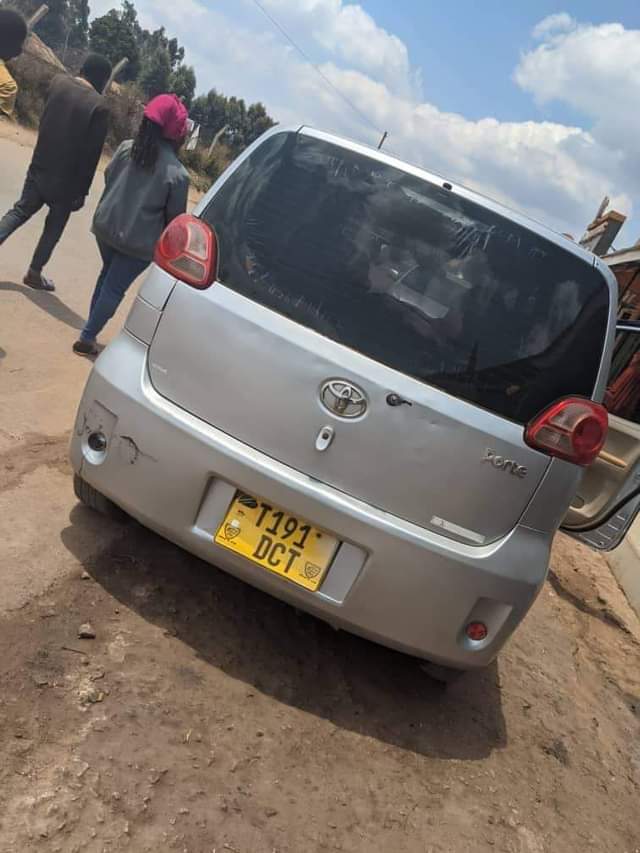 A picture of 2005 Toyota Porte 5500000