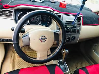 A picture of NISSAN VERSA 2007.