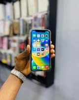 A picture of Iphone 11plain GB64