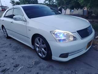 A picture of Toyota crown