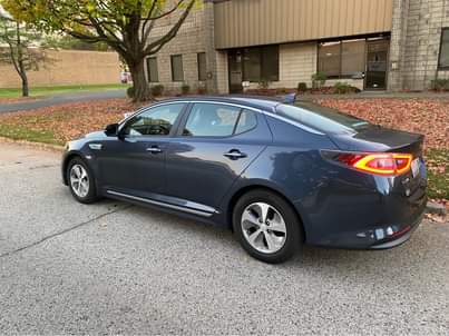 A picture of 2015 Kia Optima Hybrid