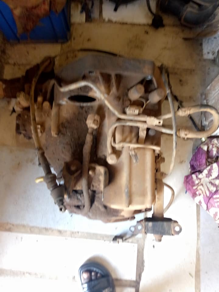 A picture of Honda crv 1999 model gear 4wd