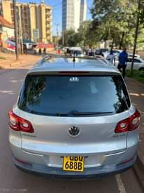 A picture of 2010 Volkswagen Tiguan
