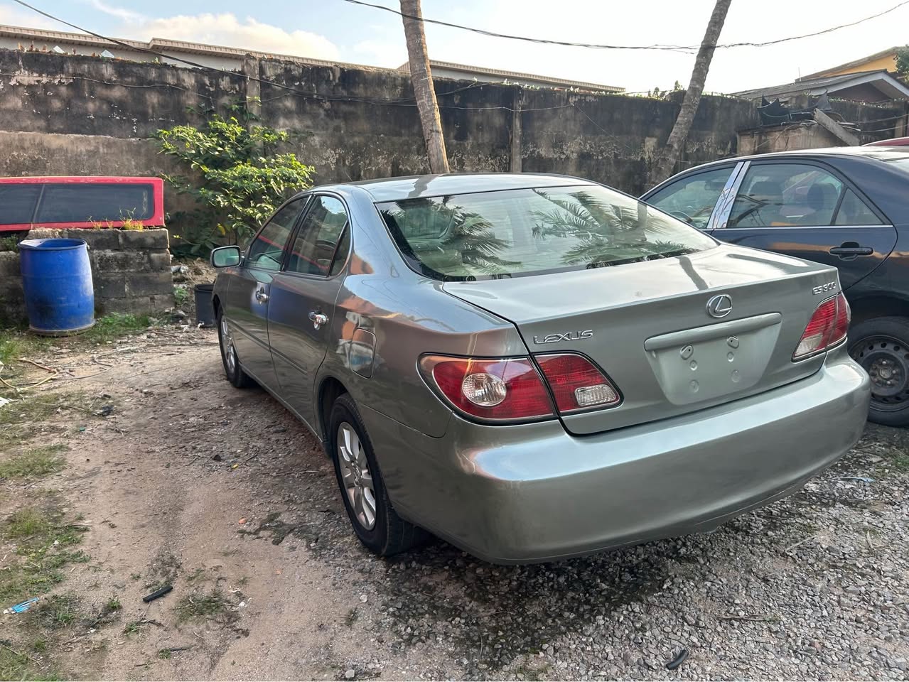 A picture of Nigeria used Lexus es330