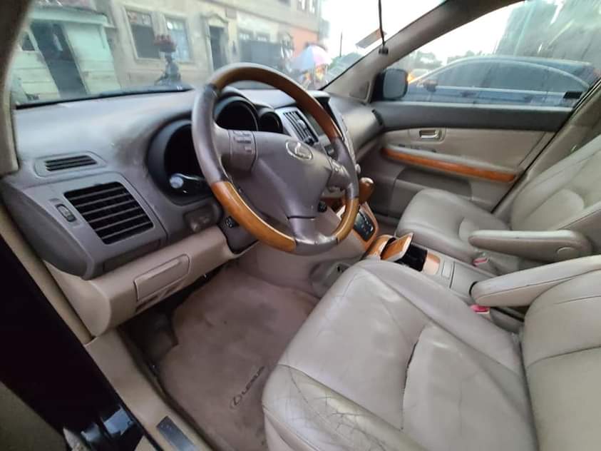 A picture of Register 2007 Lexus RX350 full option baked on first body