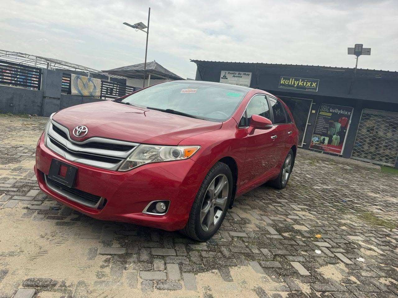 A picture of Distress Sale Big Awoof Foreign used Toyota venza Year 2014