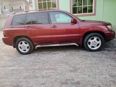 A picture of 2005 TOYOTA HIGHLANDER FOR SALE 3 SEATER ENGINE GEAR AC