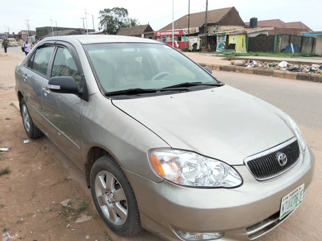 A picture of TOTOYA COROLLA 2005