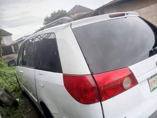 A picture of Dealer market dealer market Toyota sienna Body Sharp Gearbox AC