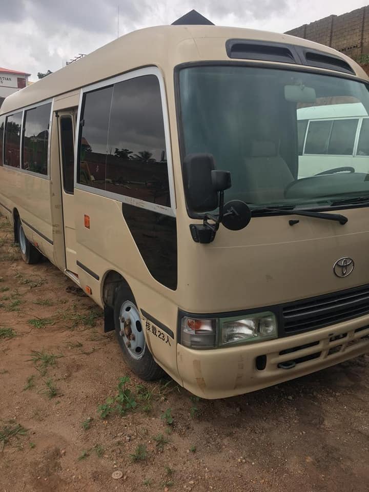 A picture of Toyota Coaster Bus 08