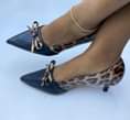 A picture of Women s shoes