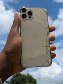 A picture of iphone 13 copy ina tumia mindandao yote