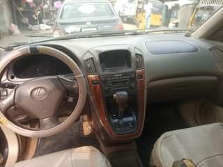 A picture of Lexus RX300