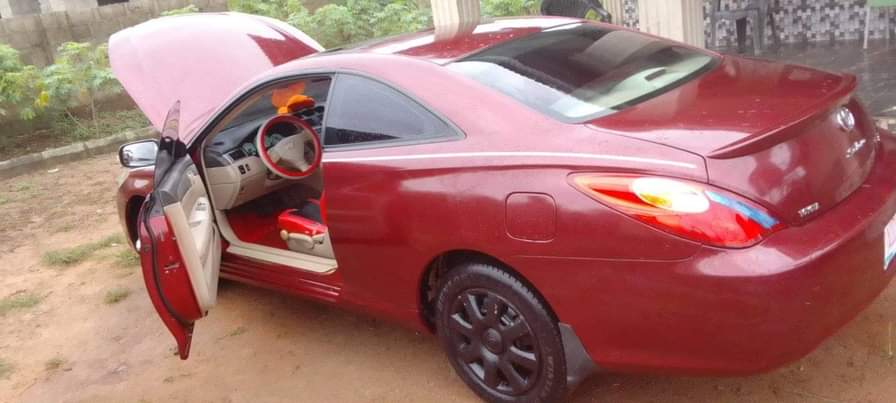 A picture of Toyota Solara 05 SE 4plugs
