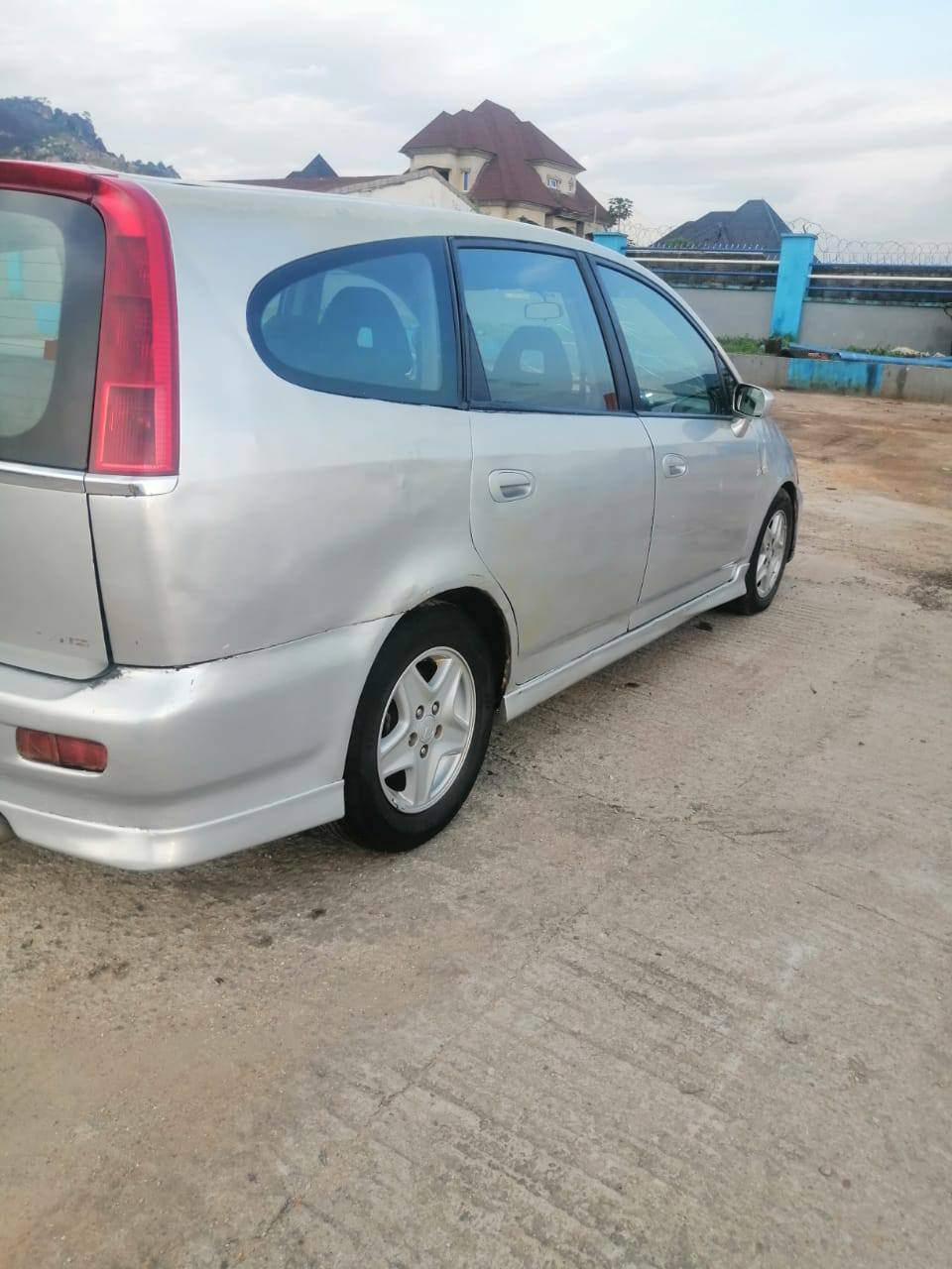 A picture of Honda Stream 3 seater automatic drive