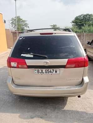 A picture of Mega Distress Direct Belgium Sienna 2005 Model Pure first body