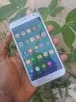 A picture of SAMSUNG J7
