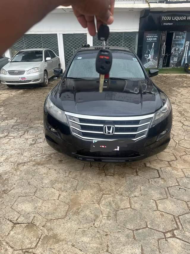 A picture of Honda crosstour 2010