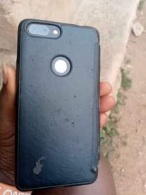 A picture of Tecno phantom 8 for sale capacity 6GRAM very very fast