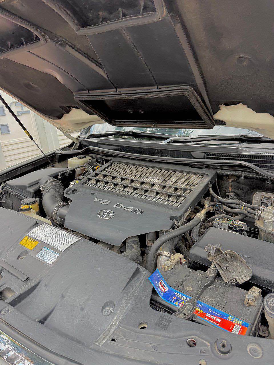 A picture of TOYOTA LAND CRUISER VX V8 D4D FOR SALE
