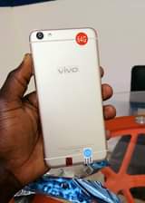 A picture of Vivo x7 to Oppo f1s