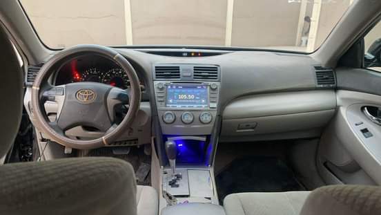 A picture of 08 Toyota Camry 4 plug Buy and drive Gear ac