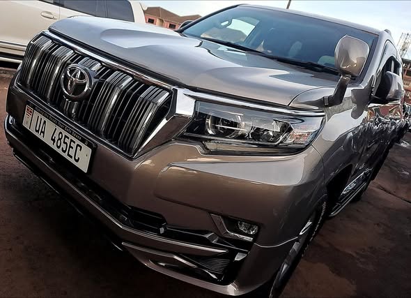 A picture of TX L Model 2017 Diesel Engine Has Sunroofs 7 Seater