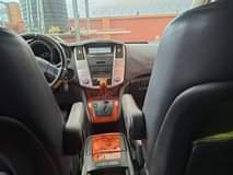 A picture of lexus rx 330