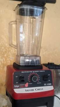 A picture of Heavyduti blender ni from ujeremani watts 5500. Maalum Kwa kazi.