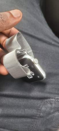 A picture of Apple watch SE 2020