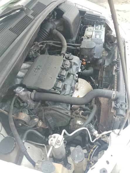 A picture of 2000 Toyota sienna clean Nigerian use Price 3 7m Location