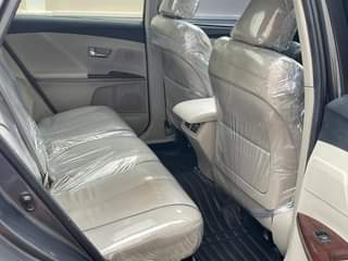 A picture of Few months registered 2012 Toyota venza complete first body pan