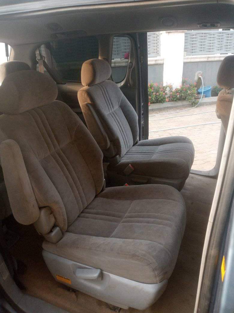 A picture of 2002 Toyota sienna