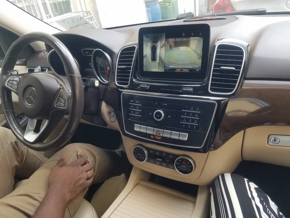 A picture of Tokumbo Benz gle350 2017 model 33million
