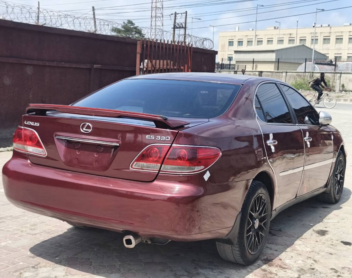 A picture of 2005 Lexus ES 330