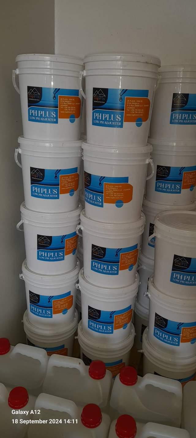 A picture of Swimming pool Chemicals