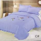A picture of PLAIN BEDSPREADS WITH TWO PILLOWCASES Size 4 6 5 6