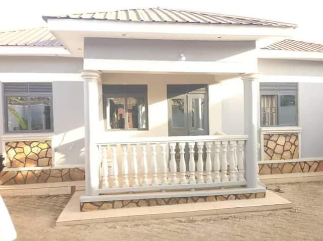 houses kyanja