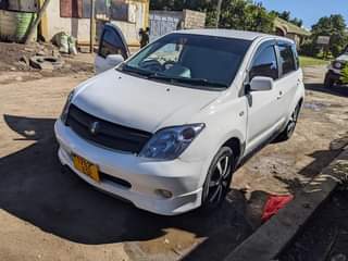 A picture of TOYOTA IST